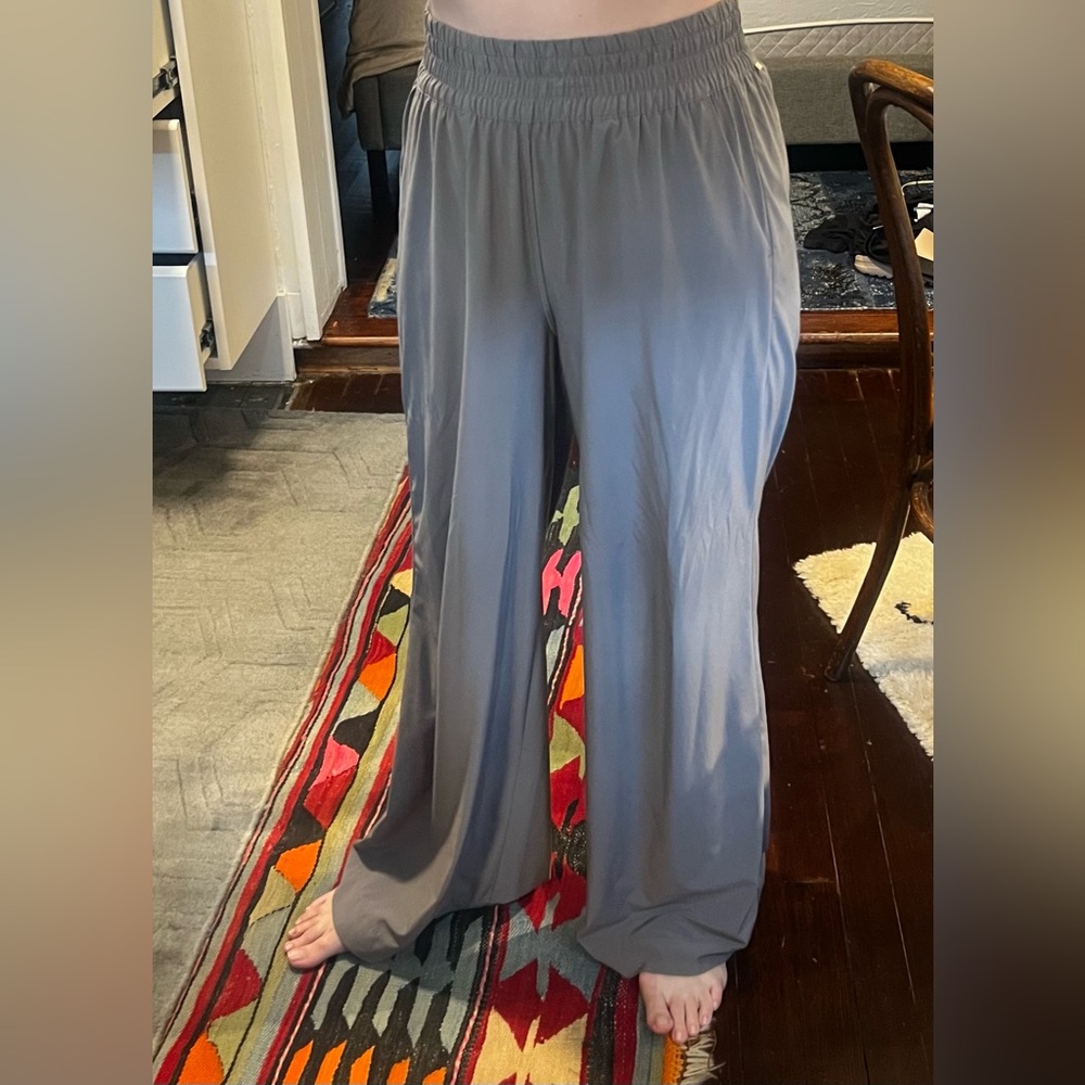 Vuori Gray Wide Leg Villa Pants with Relaxed Silhouette, size small